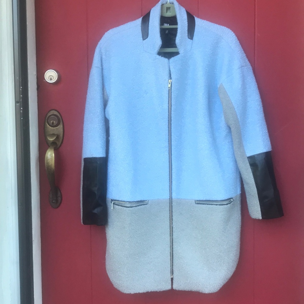 Modern Tri Color Jacket - Picture 3 of 6